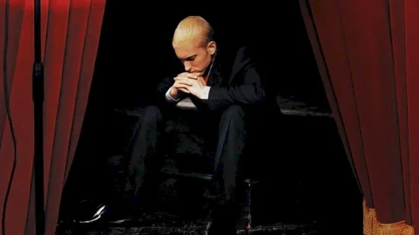 Eminem publica obituário falso em jornal nos EUA